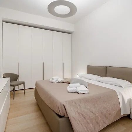 Station Apartment Bari